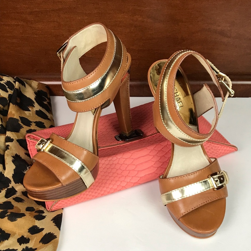 NWT Michael Kors Heels Sandals Tan/Gold Stunning